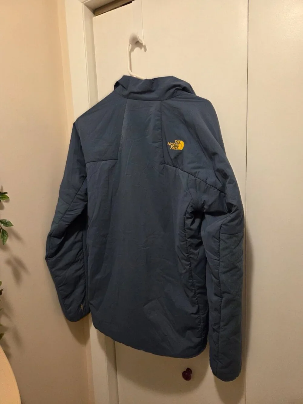 The North Face Men's Insulated Ventrix Jacket, Color Conquer Blue/Yellow, Size L